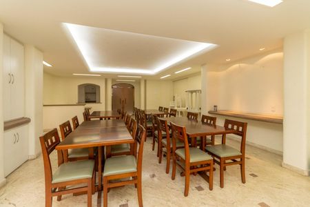 Apartamento à venda com 136m², 3 quartos e 2 vagas Apartamento à venda com 136m², 3 quartos e 2 vagasÁrea comum - Salão de festas