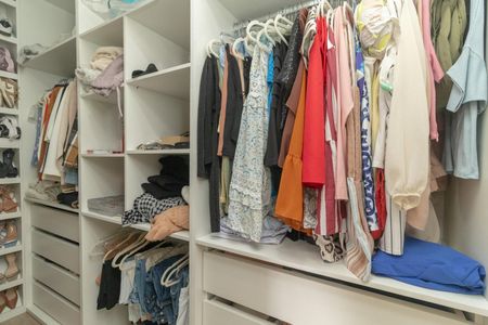 Apartamento à venda com 136m², 3 quartos e 2 vagas Apartamento à venda com 136m², 3 quartos e 2 vagasCloset da suíte