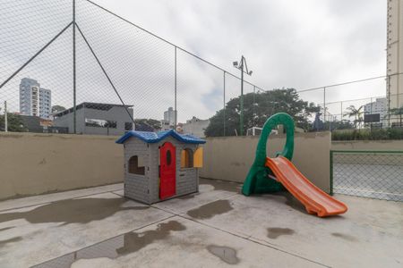 Apartamento à venda com 136m², 3 quartos e 2 vagas Apartamento à venda com 136m², 3 quartos e 2 vagasÁrea comum - Playground