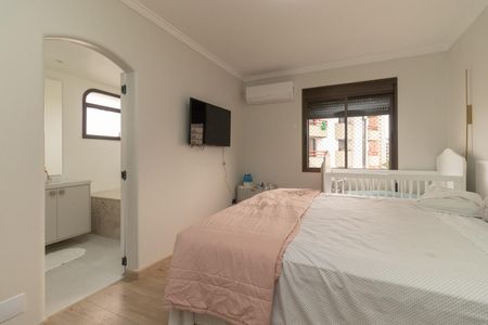 Apartamento à venda com 136m², 3 quartos e 2 vagas Apartamento à venda com 136m², 3 quartos e 2 vagasSuíte