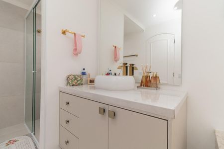Apartamento à venda com 136m², 3 quartos e 2 vagas Apartamento à venda com 136m², 3 quartos e 2 vagasBanheiro Suíte