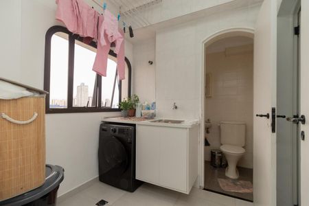 Apartamento à venda com 136m², 3 quartos e 2 vagas Apartamento à venda com 136m², 3 quartos e 2 vagasÁrea de Serviço