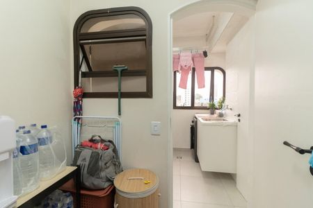 Apartamento à venda com 136m², 3 quartos e 2 vagas Apartamento à venda com 136m², 3 quartos e 2 vagasDespensa