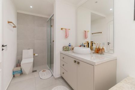 Apartamento à venda com 136m², 3 quartos e 2 vagas Apartamento à venda com 136m², 3 quartos e 2 vagasBanheiro Suíte