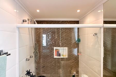 Apartamento à venda com 107m², 3 quartos e 2 vagas Apartamento à venda com 107m², 3 quartos e 2 vagasBanheiro da Suíte