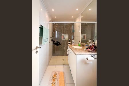 Apartamento à venda com 107m², 3 quartos e 2 vagas Apartamento à venda com 107m², 3 quartos e 2 vagasBanheiro da Suíte