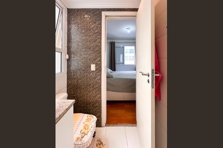 Apartamento à venda com 107m², 3 quartos e 2 vagas Apartamento à venda com 107m², 3 quartos e 2 vagasBanheiro da Suíte