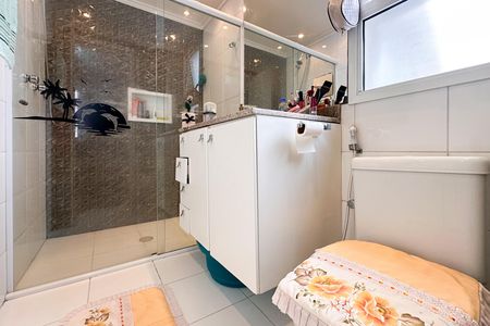 Apartamento à venda com 107m², 3 quartos e 2 vagas Apartamento à venda com 107m², 3 quartos e 2 vagasBanheiro da Suíte