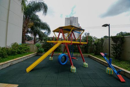 Apartamento à venda com 107m², 3 quartos e 2 vagas Apartamento à venda com 107m², 3 quartos e 2 vagasÁrea comum - Playground