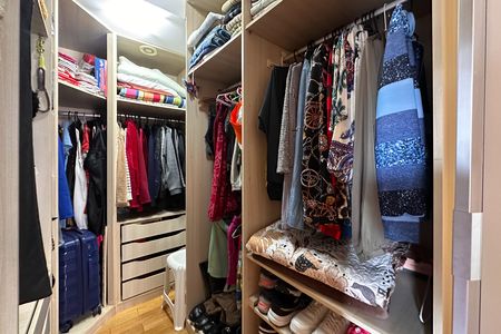 Apartamento à venda com 107m², 3 quartos e 2 vagas Apartamento à venda com 107m², 3 quartos e 2 vagasCloset da suíte
