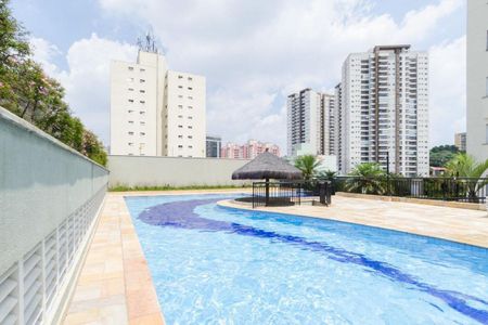 Apartamento à venda com 107m², 3 quartos e 2 vagas Apartamento à venda com 107m², 3 quartos e 2 vagasÁrea comum - Piscina