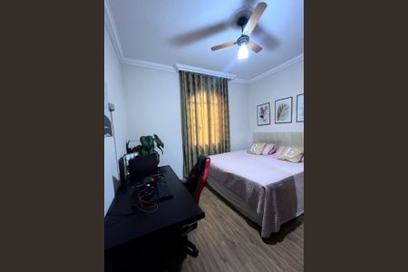 Quarto  de casa à venda com 3 quartos, 360m² em São Gotardo, Belo Horizonte