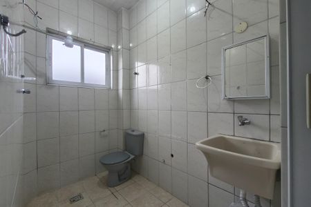 Banheiro  de apartamento para alugar com 2 quartos, 45m² em Cidade Ocian, Praia Grande