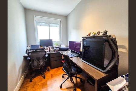 Apartamento para alugar com 180m², 4 quartos e 2 vagas Apartamento para alugar com 180m², 4 quartos e 2 vagasEscritório