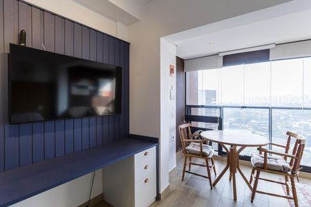 Studio à venda com 27m², 1 quarto e 1 vaga Studio à venda com 27m², 1 quarto e 1 vagaStudio