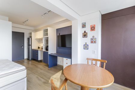 Studio à venda com 27m², 1 quarto e 1 vaga Studio à venda com 27m², 1 quarto e 1 vagaStudio