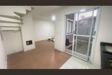 Cozinha de casa de condomínio para alugar com 2 quartos, 60m² em Jardim dos Pereiras (caucaia do Alto), Cotia