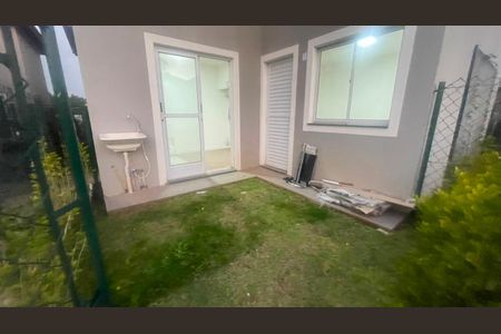 Casa de condomínio para alugar com 60m², 2 quartos e 1 vaga Casa de condomínio para alugar com 60m², 2 quartos e 1 vagaJardim/ Área de serviço