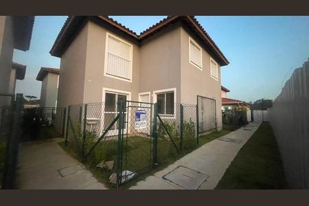 Casa de Condomínio para alugar com 2 quartos, 60m² em Jardim dos Pereiras (caucaia do Alto), Cotia