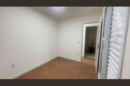 Quarto principal de casa de condomínio para alugar com 2 quartos, 60m² em Jardim dos Pereiras (caucaia do Alto), Cotia