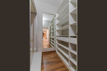 Apartamento para alugar com 261m², 2 quartos e 1 vagaCloset da Suíte 1
