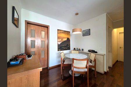 Apartamento à venda com 80m², 3 quartos e sem vaga Apartamento à venda com 80m², 3 quartos e sem vagaSala