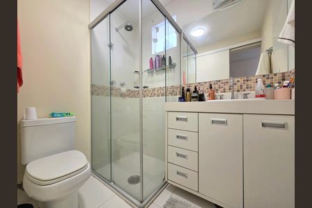 Apartamento à venda com 80m², 3 quartos e sem vaga Apartamento à venda com 80m², 3 quartos e sem vagaBanheiro da Suíte