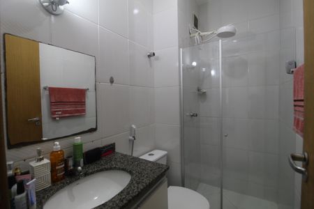 Apartamento à venda com 66m², 2 quartos e 1 vagaBanheiro Social