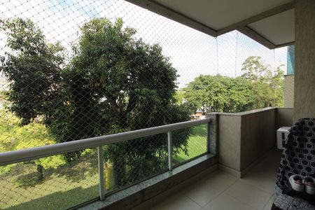 Apartamento à venda com 66m², 2 quartos e 1 vagaSala - Varanda