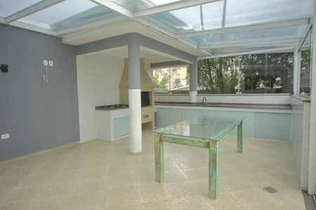 Casa de condomínio para alugar com 420m², 4 quartos e 6 vagasÁrea gourmet 