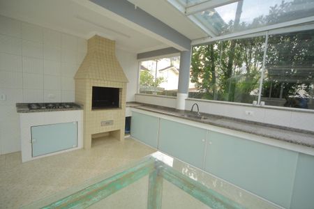 Casa de condomínio para alugar com 420m², 4 quartos e 6 vagasÁrea gourmet 