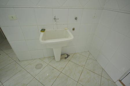 Casa de condomínio para alugar com 420m², 4 quartos e 6 vagasÁrea de Serviço