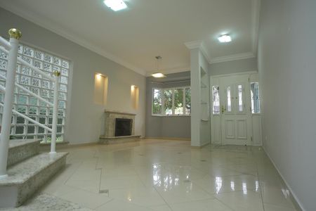 Casa de condomínio para alugar com 420m², 4 quartos e 6 vagasSala