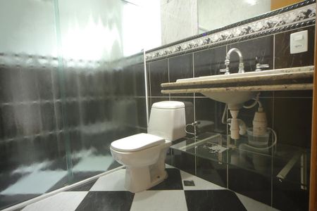 Casa de condomínio para alugar com 420m², 4 quartos e 6 vagasBanheiro  Suíte 2
