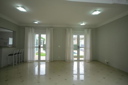 Casa de condomínio para alugar com 420m², 4 quartos e 6 vagasSala de jantar 