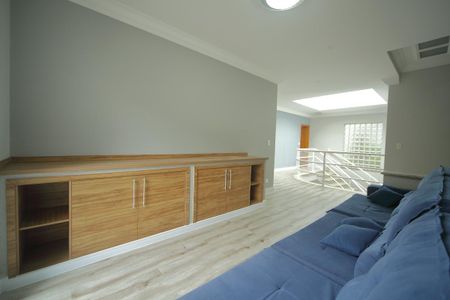 Casa de condomínio para alugar com 420m², 4 quartos e 6 vagas Sala de TV 