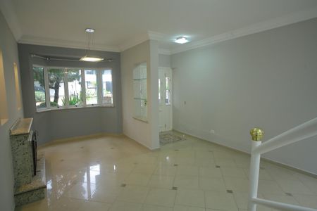 Casa de condomínio para alugar com 420m², 4 quartos e 6 vagasSala