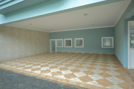 Casa de condomínio para alugar com 420m², 4 quartos e 6 vagasGaragem 