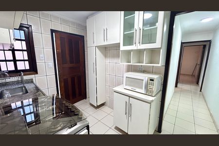 Casa para alugar com 74m², 2 quartos e 2 vagasCozinha