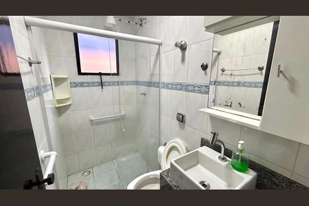 Casa para alugar com 74m², 2 quartos e 2 vagasBanheiro