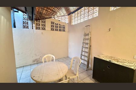 Casa para alugar com 74m², 2 quartos e 2 vagasÁrea de Serviço