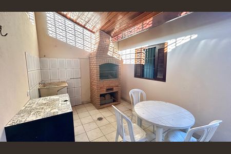 Casa para alugar com 74m², 2 quartos e 2 vagasÁrea de Serviço