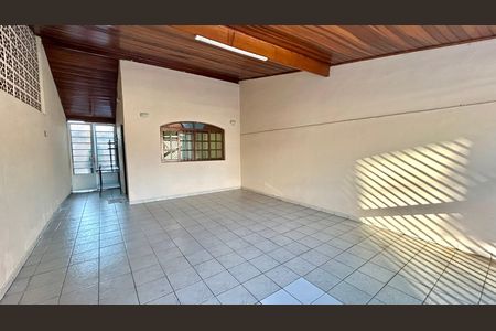 Casa para alugar com 74m², 2 quartos e 2 vagasGaragem