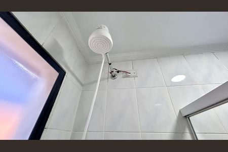 Casa para alugar com 74m², 2 quartos e 2 vagasBanheiro
