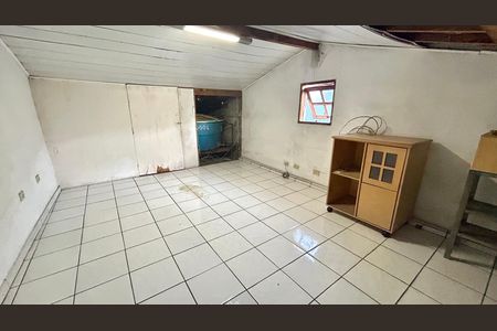 Casa para alugar com 74m², 2 quartos e 2 vagasSótão 