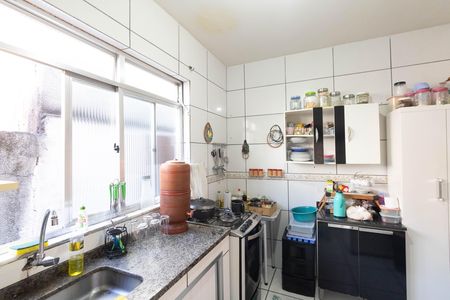 Casa à venda com 107m², 3 quartos e 2 vagasCozinha e Área de Serviço