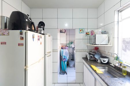 Casa à venda com 107m², 3 quartos e 2 vagasCozinha e Área de Serviço