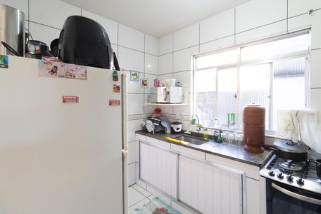 Casa à venda com 107m², 3 quartos e 2 vagasCozinha e Área de Serviço