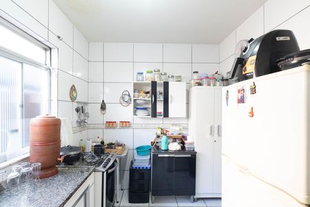 Casa à venda com 107m², 3 quartos e 2 vagasCozinha e Área de Serviço