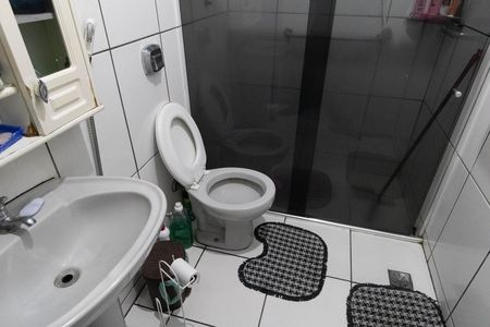 Casa à venda com 107m², 3 quartos e 2 vagasBanheiro